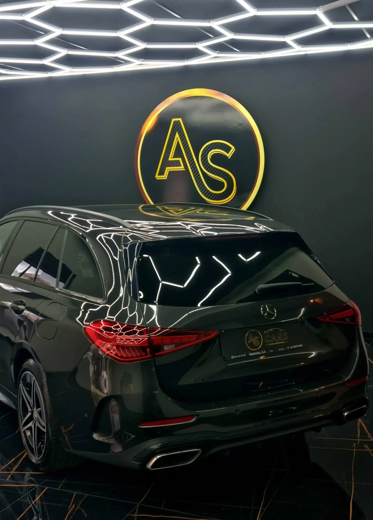 Mercedes-Benz C 300 e AMG Pack Night 32