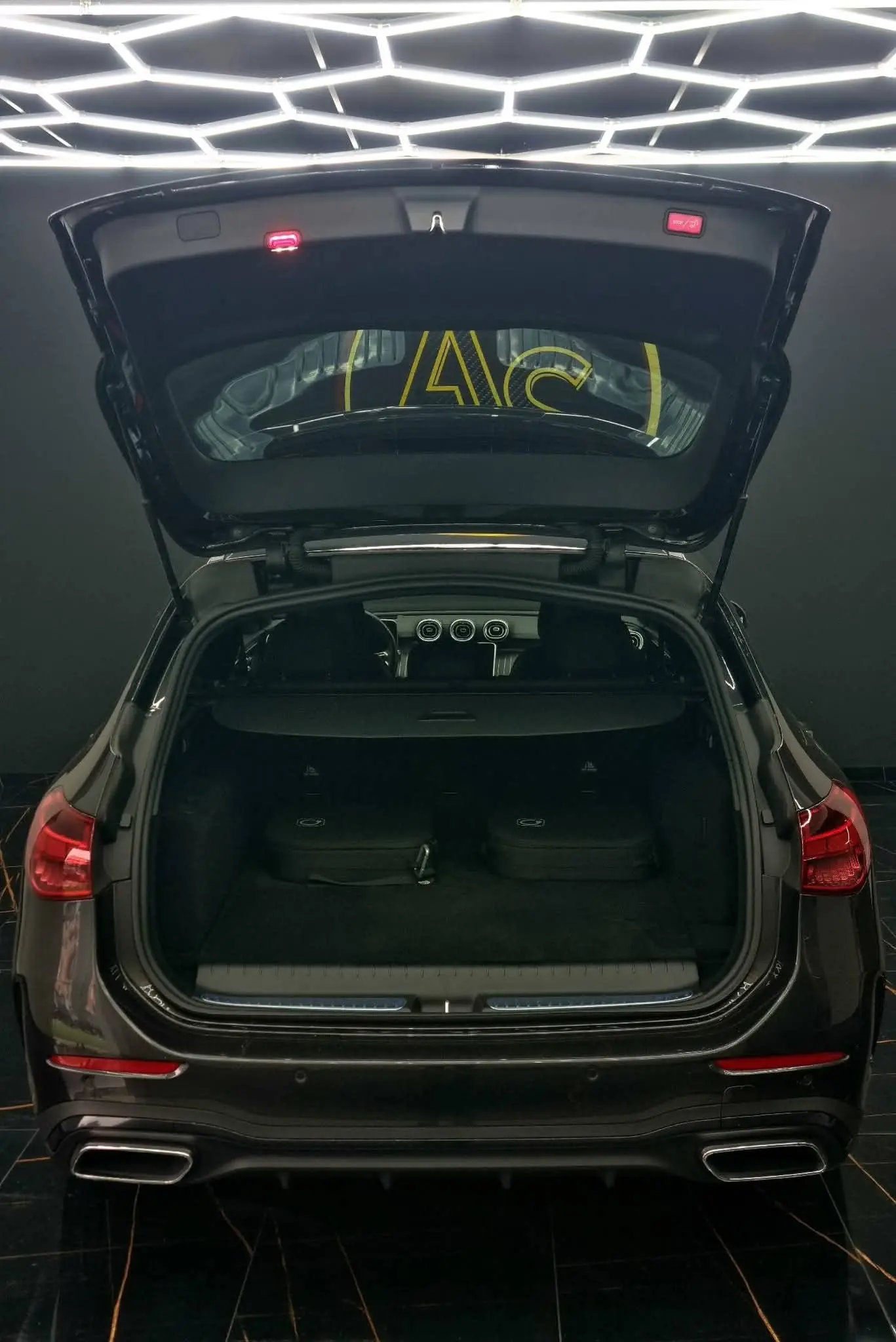 Mercedes-Benz C 300 e AMG Pack Night 45