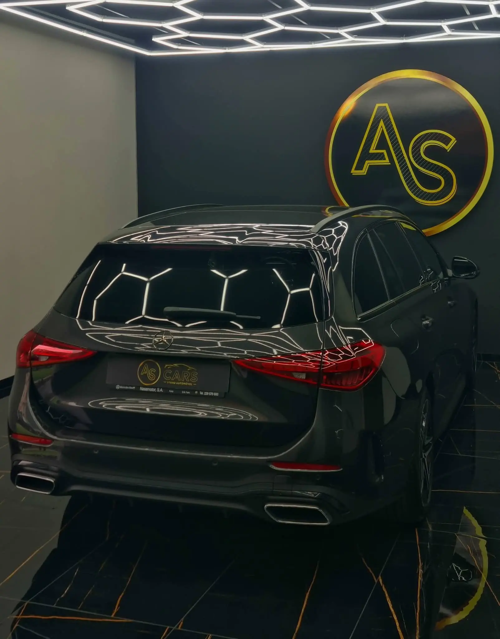 Mercedes-Benz C 300 e AMG Pack Night 39