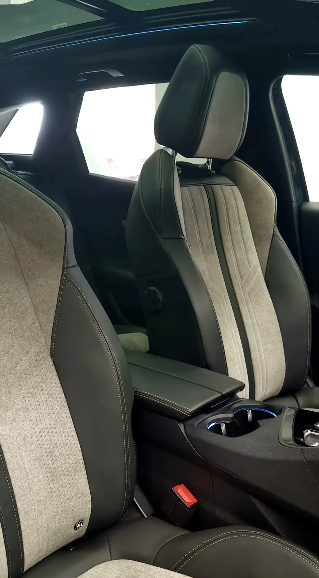 Peugeot 3008 GT Hybrid Plug-in 29