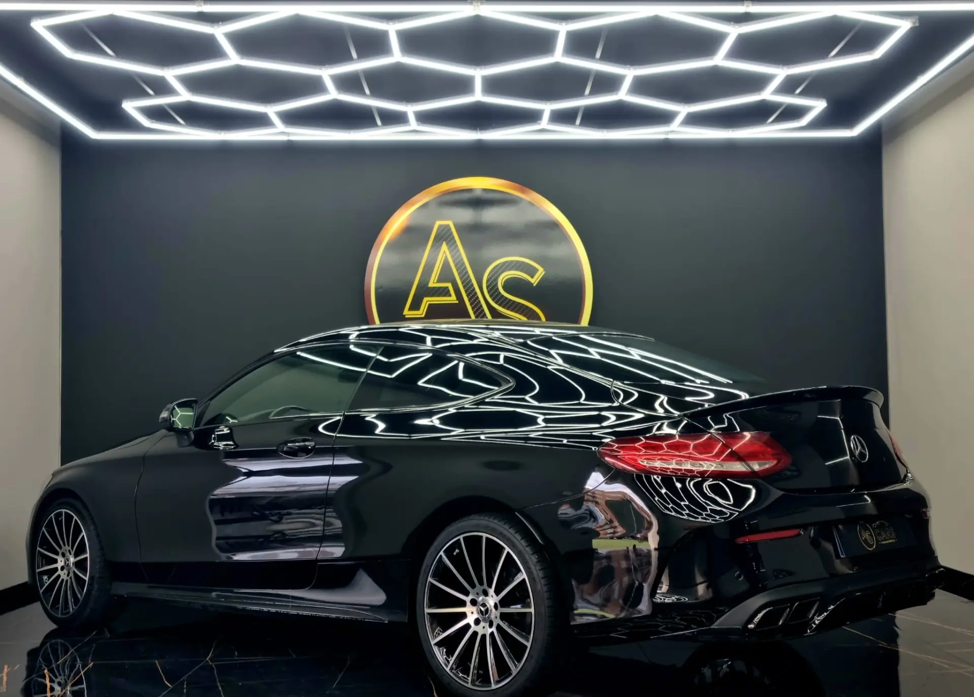 Mercedes-Benz C 220 Coupé AMG 3