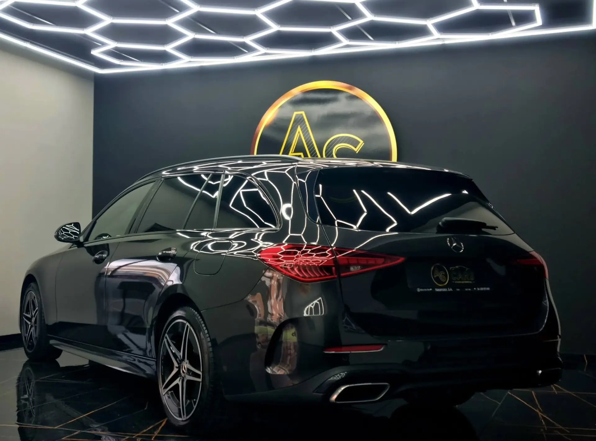 Mercedes-Benz C 300 e AMG Pack Night 29