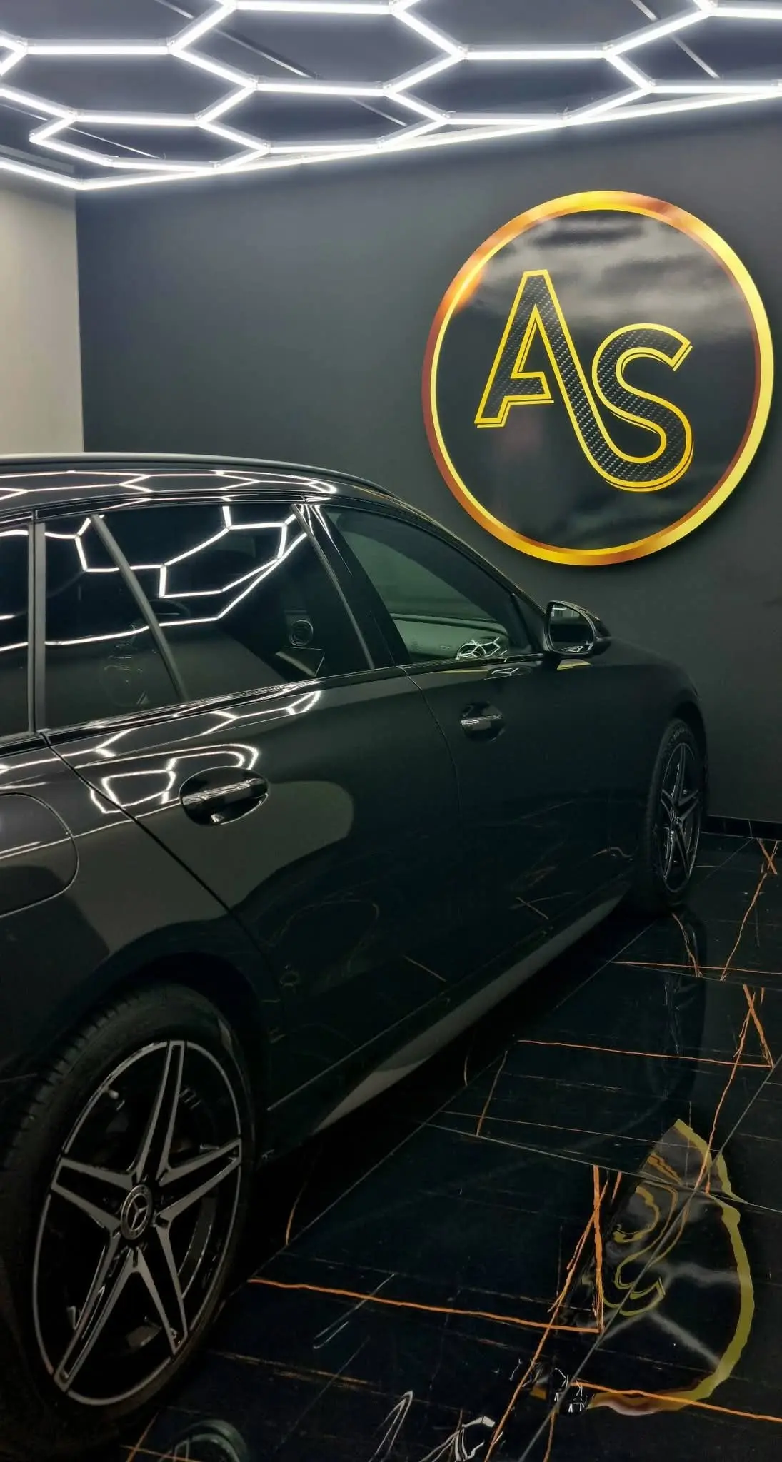 Mercedes-Benz C 300 e AMG Pack Night 42