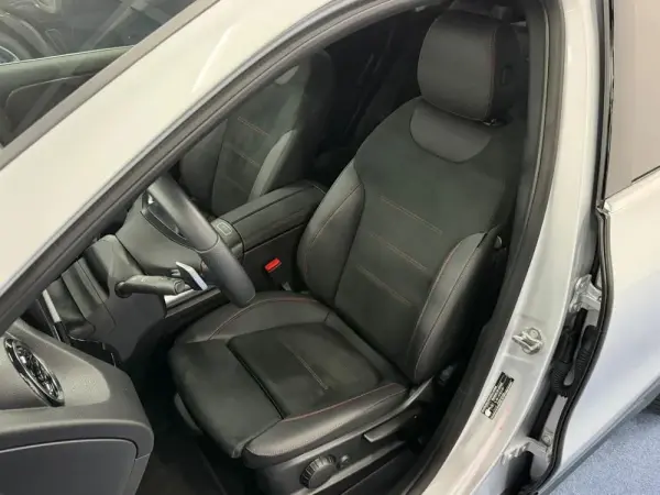 Mercedes-Benz GLA 250 e AMG Line 6