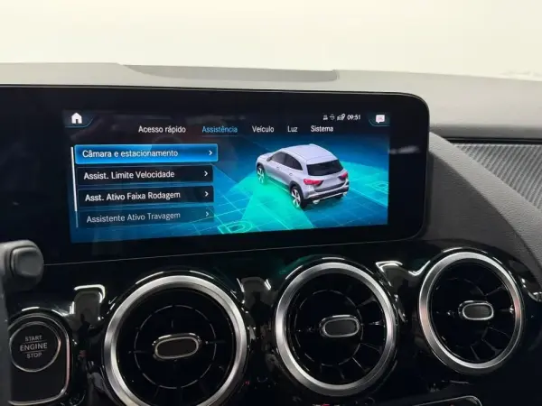 Mercedes-Benz GLA 250 e AMG Line 17