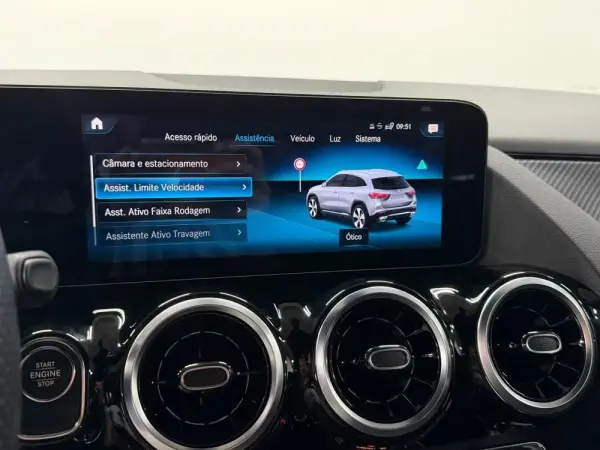 Mercedes-Benz GLA 250 e AMG Line 18