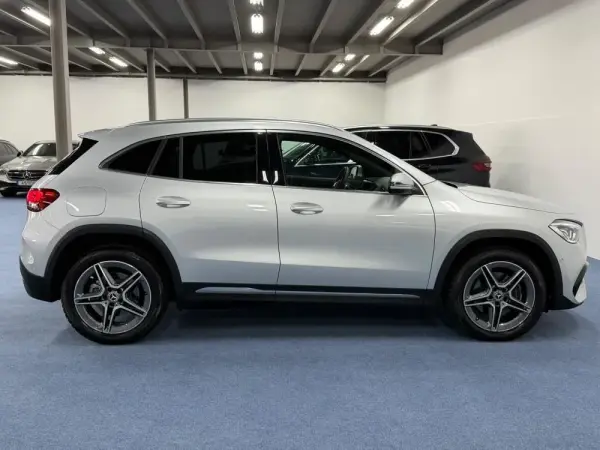 Mercedes-Benz GLA 250 e AMG Line 23