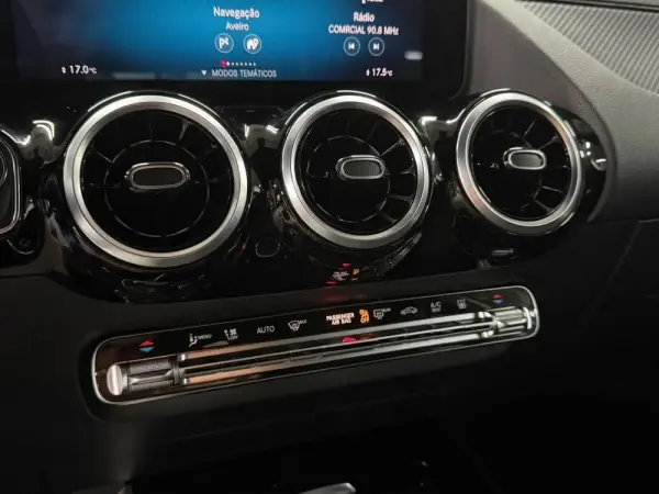 Mercedes-Benz GLA 250 e AMG Line 27