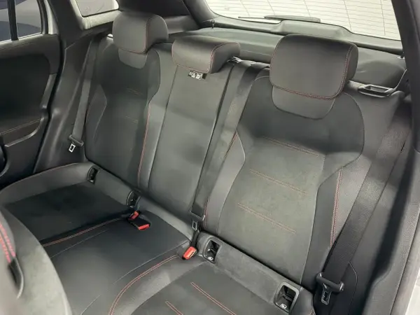 Mercedes-Benz GLA 250 e AMG Line 39