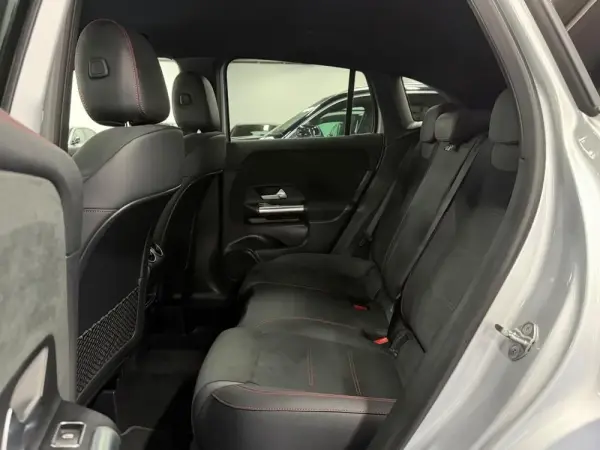 Mercedes-Benz GLA 250 e AMG Line 46