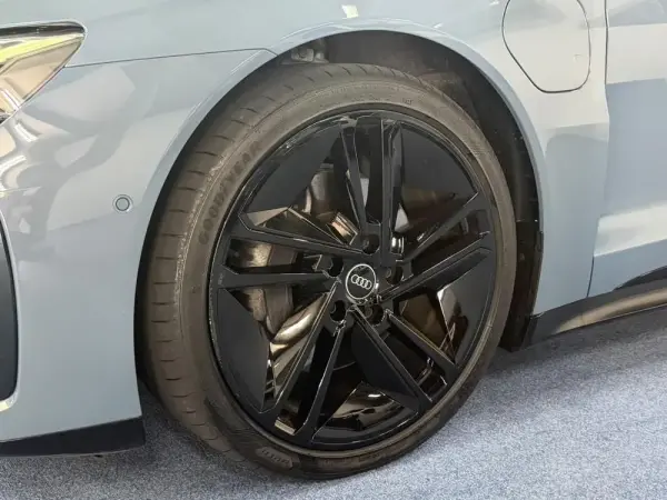 Audi e-tron GT quattro 6