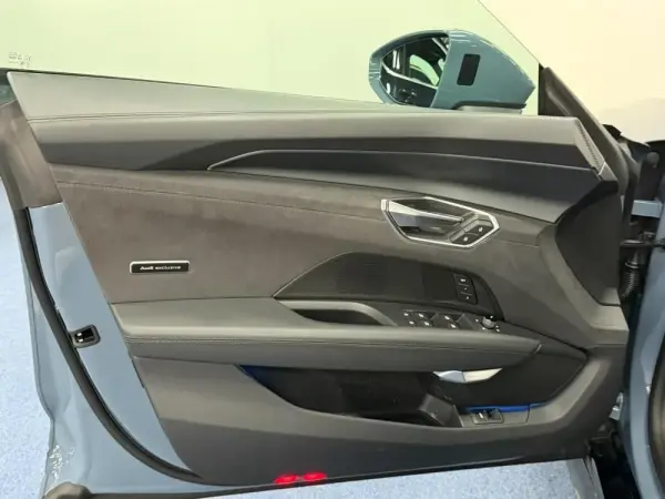 Audi e-tron GT quattro 30