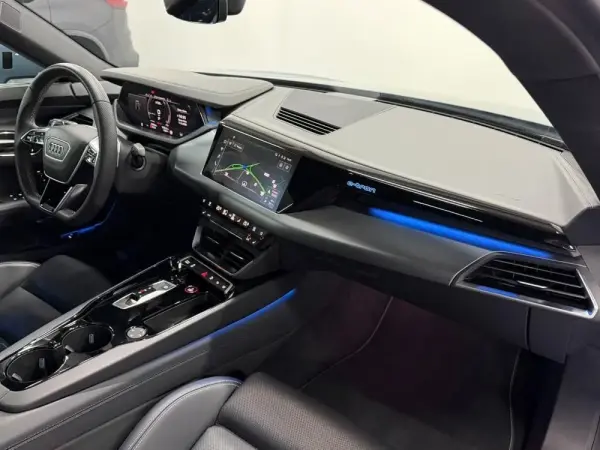 Audi e-tron GT quattro 32
