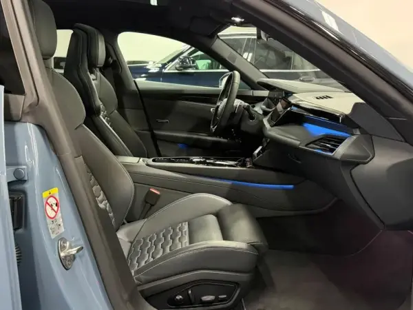 Audi e-tron GT quattro 33