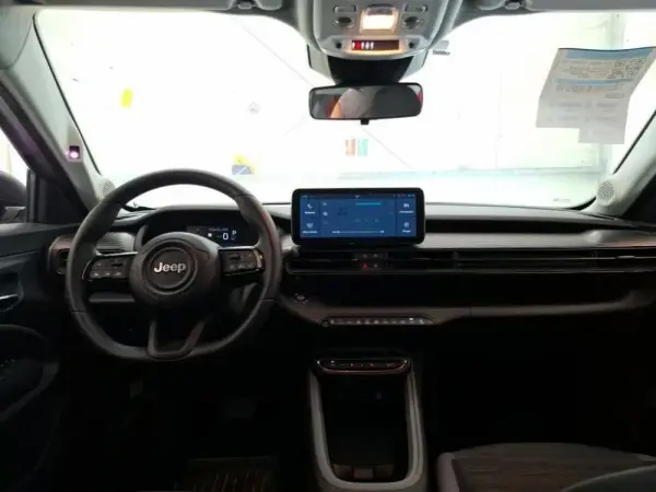 Jeep Avenger 54 kWh Altitude 11