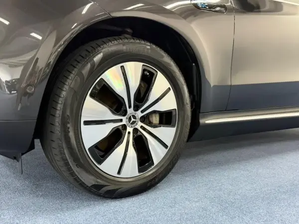 Mercedes-Benz EQC 400 4Matic 3