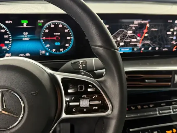 Mercedes-Benz EQC 400 4Matic 8