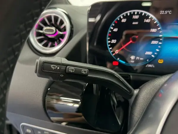 Mercedes-Benz GLA 250 e AMG Line 13