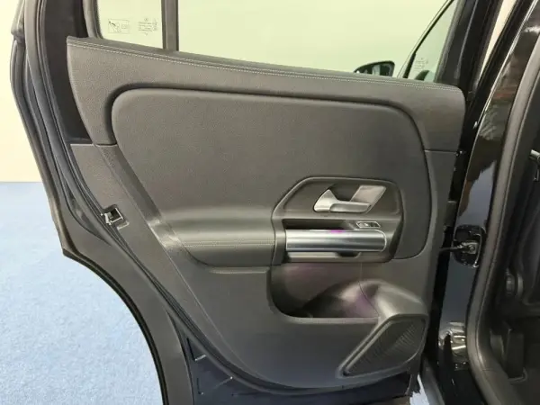 Mercedes-Benz GLA 250 e AMG Line 52