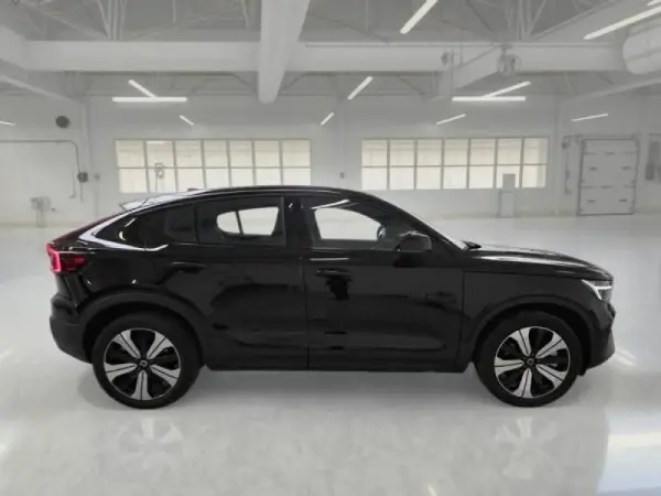Volvo C40 Recharge Plus 8