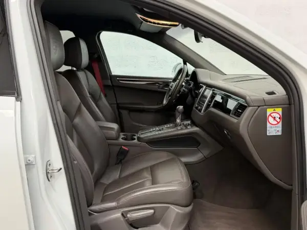 Porsche Macan S 20
