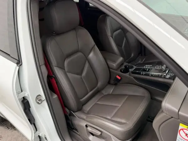 Porsche Macan S 21
