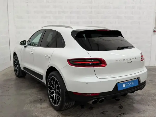 Porsche Macan S 33