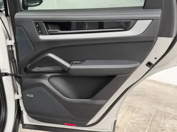 Porsche Cayenne E-Hybrid 38