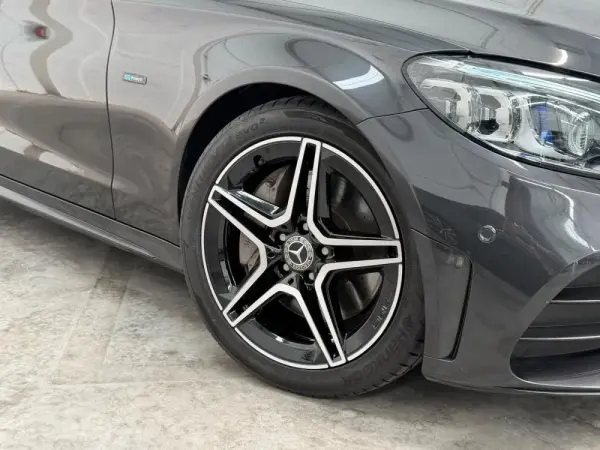 Mercedes-Benz C 300 de AMG Line 10