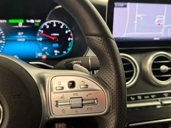 Mercedes-Benz C 300 de AMG Line 16