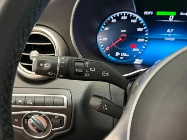 Mercedes-Benz C 300 de AMG Line 17