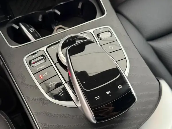 Mercedes-Benz C 300 de AMG Line 41