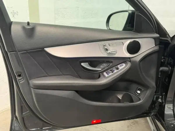 Mercedes-Benz C 300 de AMG Line 42
