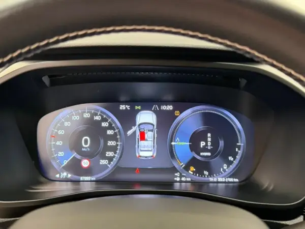 Volvo XC 40 1.5 T4 PHEV R-Design 8
