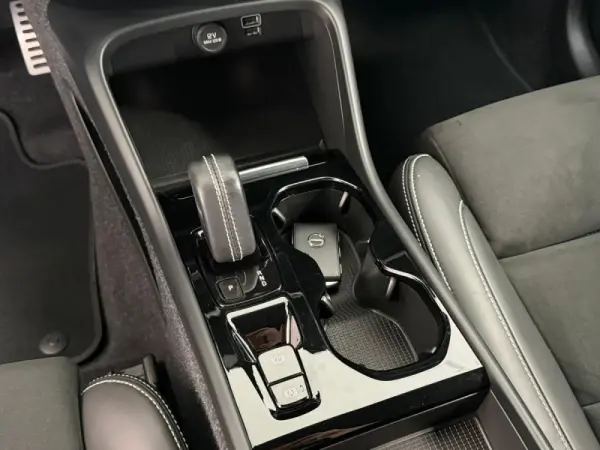 Volvo XC 40 1.5 T4 PHEV R-Design 21
