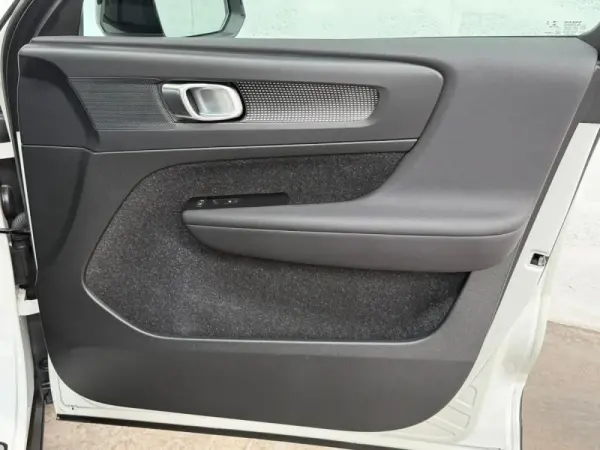 Volvo XC 40 1.5 T4 PHEV R-Design 28