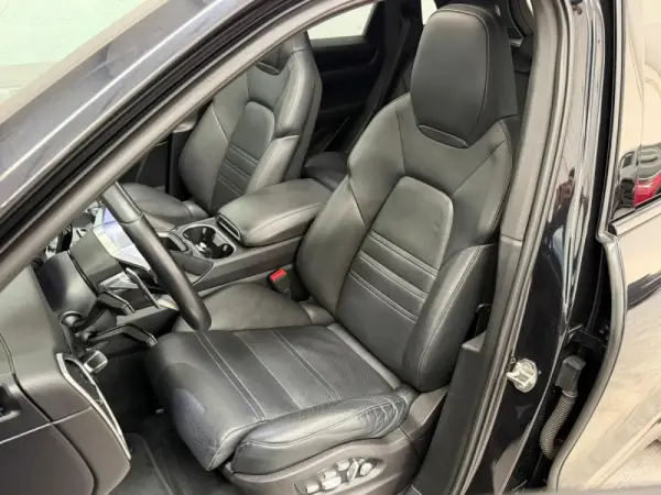 Porsche Cayenne Electric 7