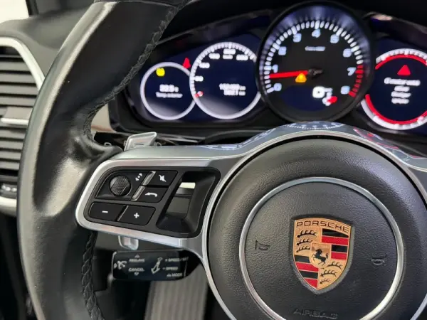 Porsche Cayenne Electric 10