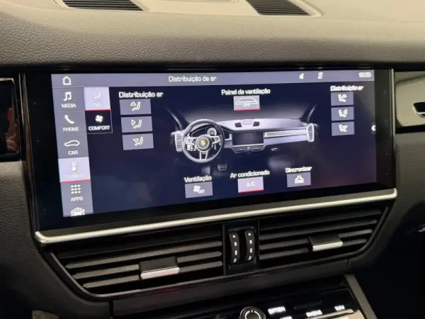 Porsche Cayenne Electric 20