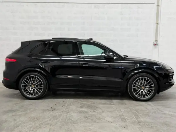 Porsche Cayenne Electric 23
