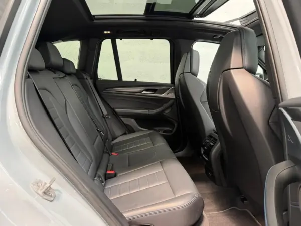 BMW X3 30 e xDrive Pack M Desportivo Pro 43
