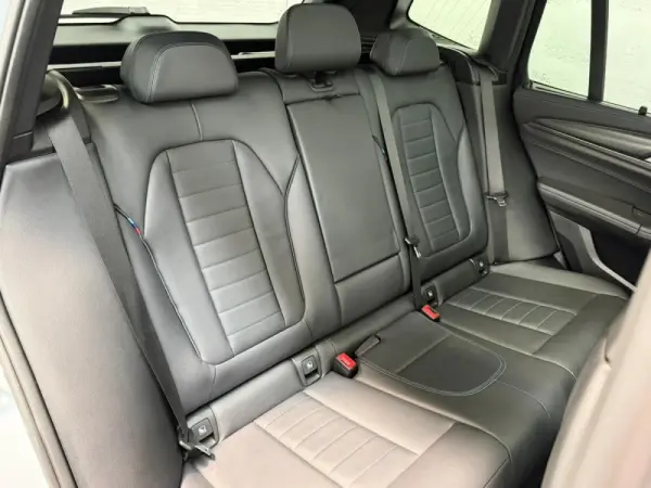 BMW X3 30 e xDrive Pack M Desportivo Pro 44