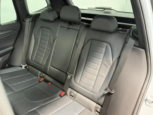 BMW X3 30 e xDrive Pack M Desportivo Pro 48
