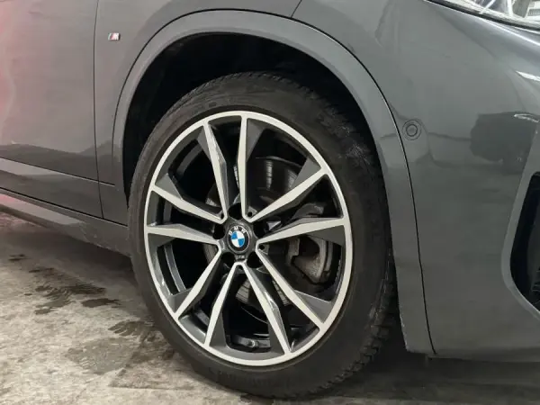 BMW X2 25 e xDrive X Pack M 5