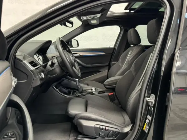 BMW X2 25 e xDrive Pack M 23