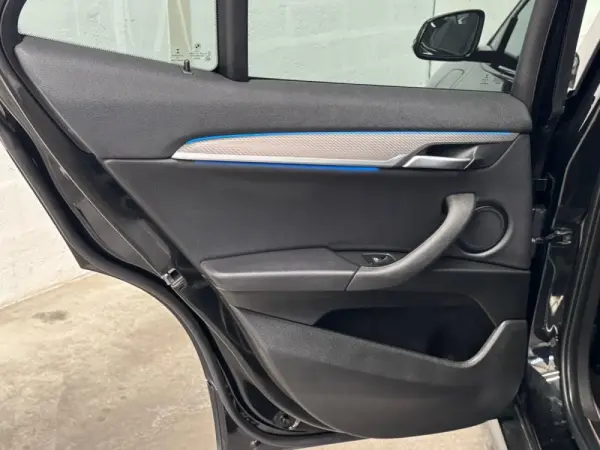BMW X2 25 e xDrive Pack M 38