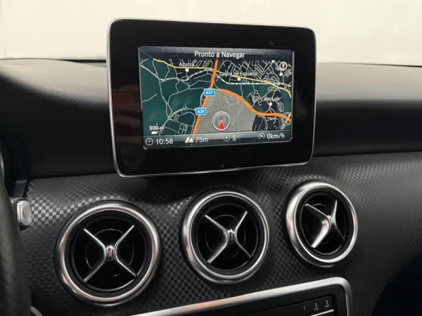 Mercedes-Benz A 180 d 7G-DCT Urban 13