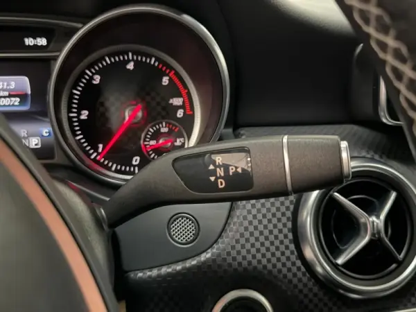 Mercedes-Benz A 180 d 7G-DCT Urban 11