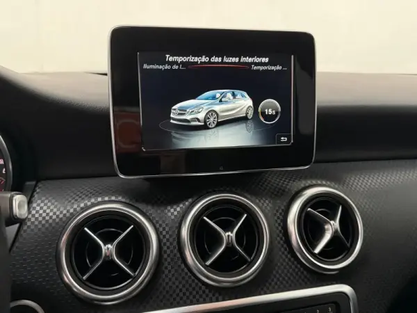 Mercedes-Benz A 180 d 7G-DCT Urban 17