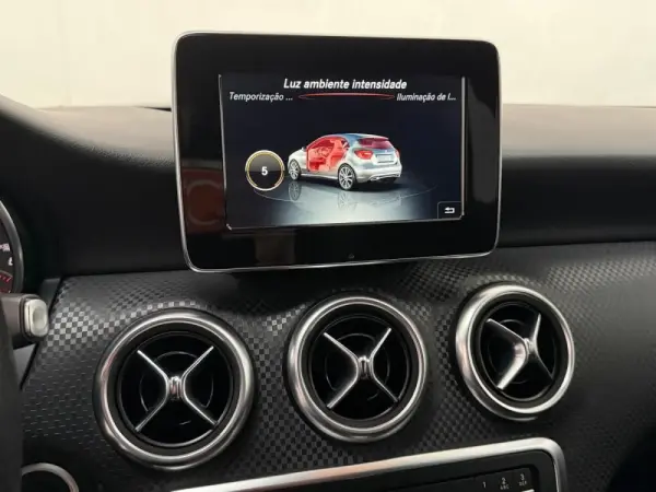 Mercedes-Benz A 180 d 7G-DCT Urban 19